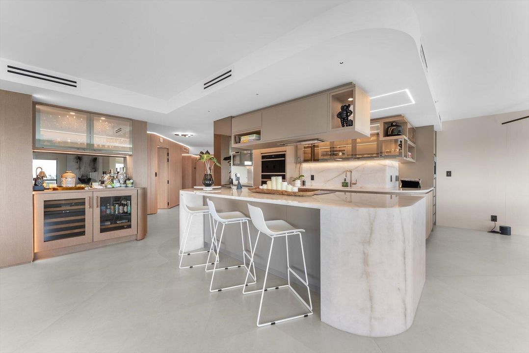 待售: $3,600,000 (3 贝兹, 3 浴室, 2600 平方英尺)