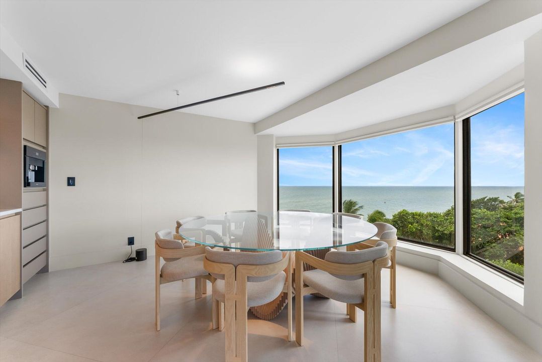 待售: $3,600,000 (3 贝兹, 3 浴室, 2600 平方英尺)