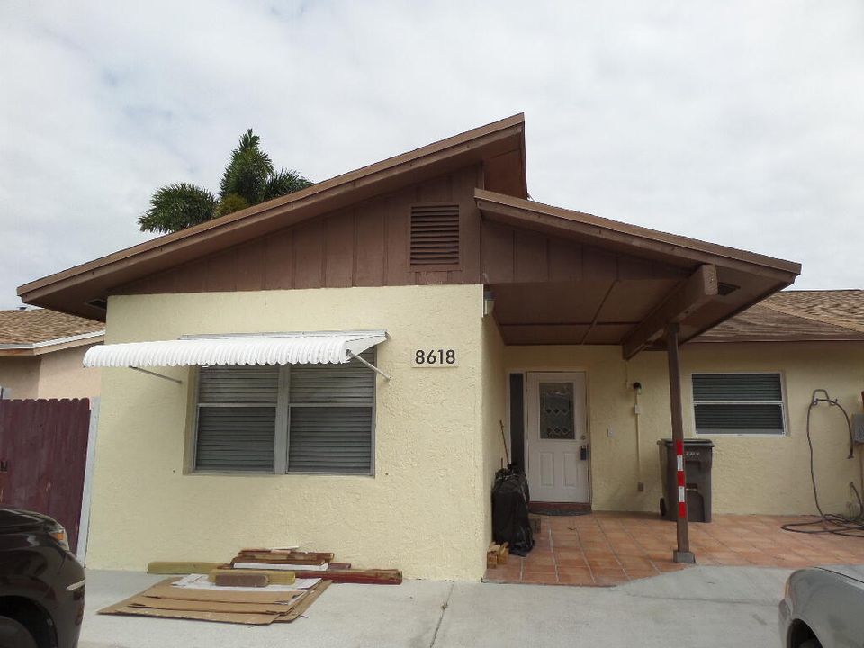 Active With Contract: $2,500 (3 beds, 2 baths, 1506 Square Feet)