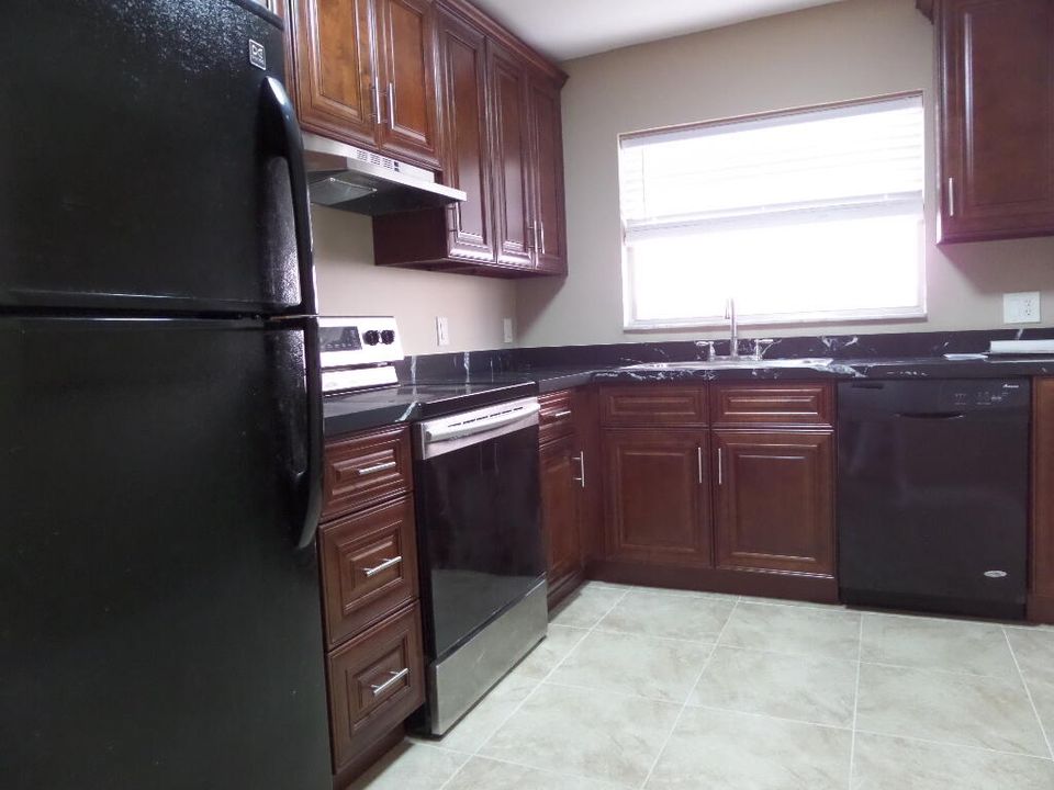 Active With Contract: $2,500 (3 beds, 2 baths, 1506 Square Feet)