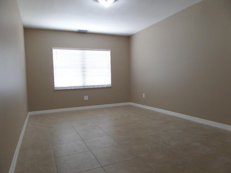 Active With Contract: $2,500 (3 beds, 2 baths, 1506 Square Feet)