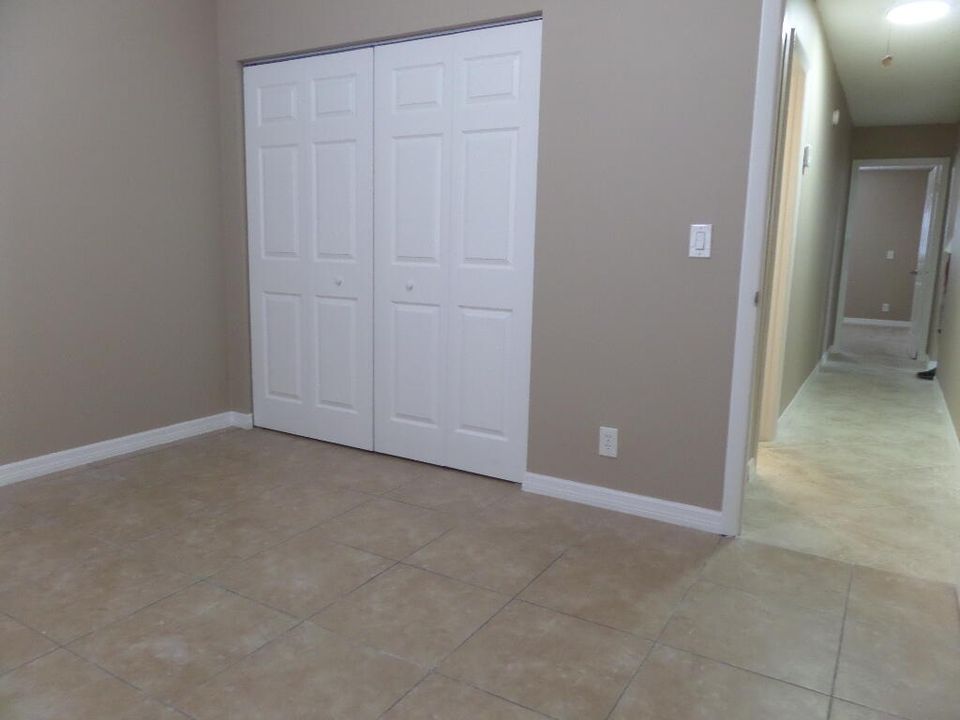 Active With Contract: $2,500 (3 beds, 2 baths, 1506 Square Feet)