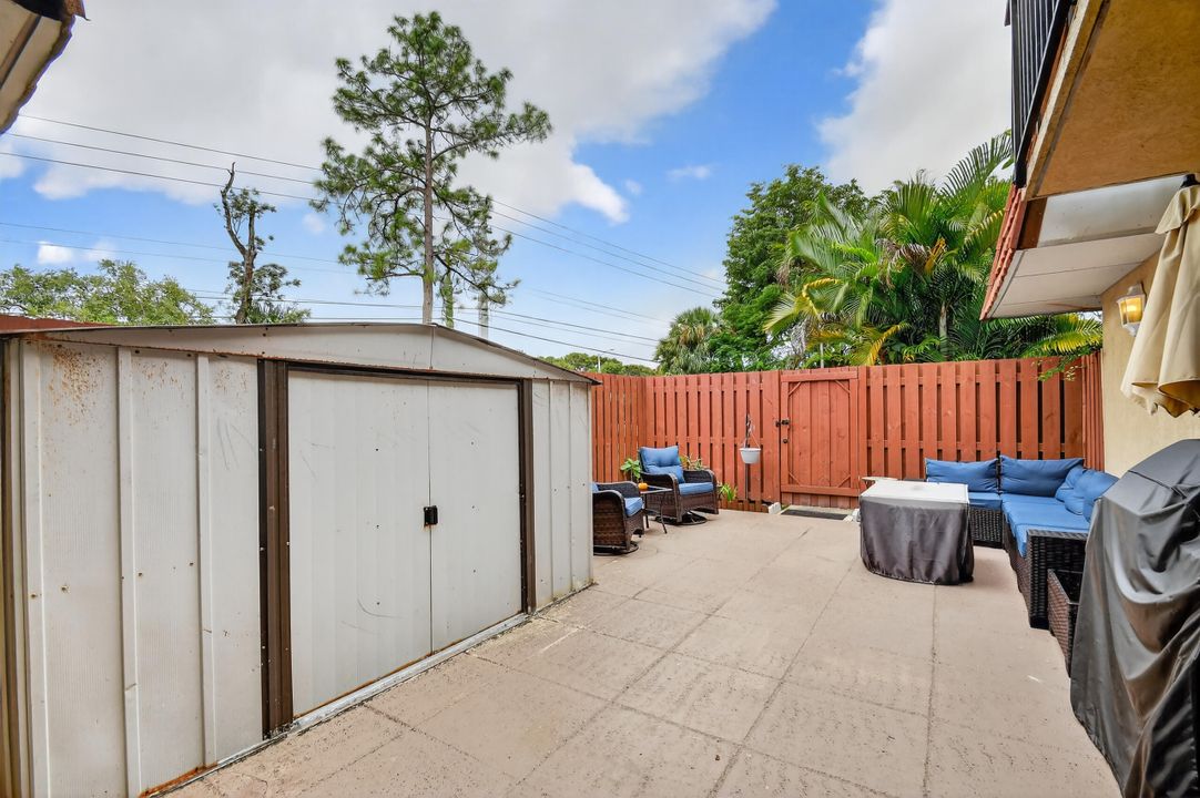 For Sale: $344,900 (2 beds, 2 baths, 1288 Square Feet)