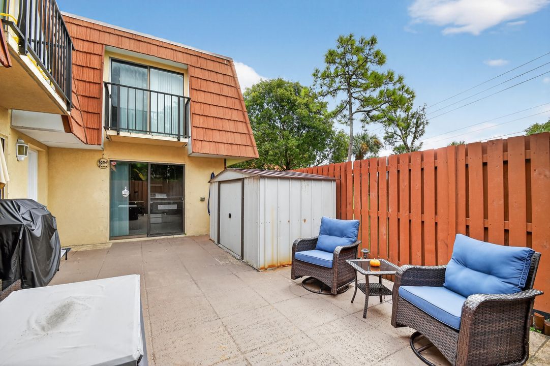 For Sale: $344,900 (2 beds, 2 baths, 1288 Square Feet)