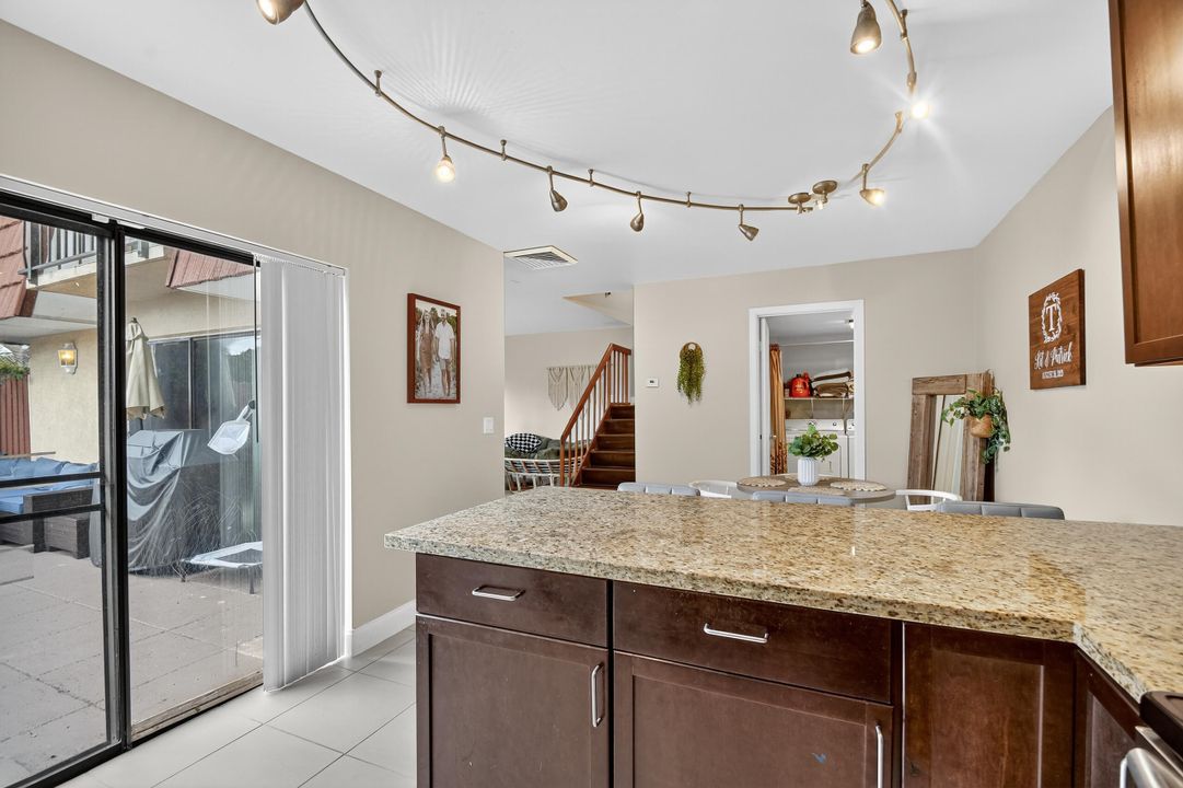 For Sale: $344,900 (2 beds, 2 baths, 1288 Square Feet)