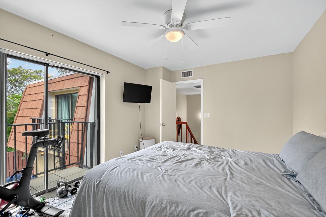 For Sale: $344,900 (2 beds, 2 baths, 1288 Square Feet)