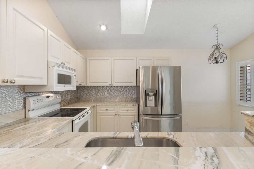 For Sale: $610,000 (3 beds, 2 baths, 1492 Square Feet)