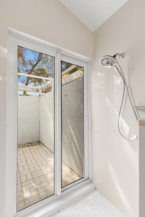 For Sale: $610,000 (3 beds, 2 baths, 1492 Square Feet)