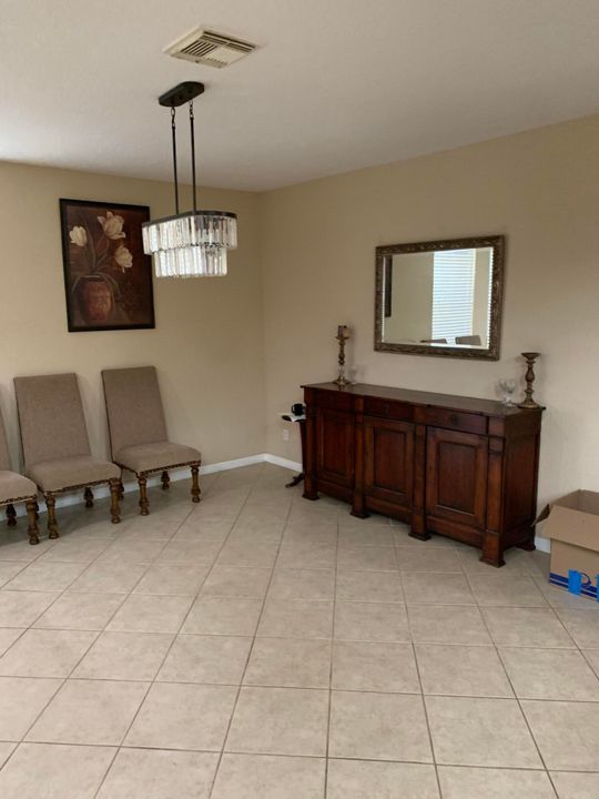 Под контрактом: $3,495 (4 спален, 2 ванн, 2713 Квадратных фут)