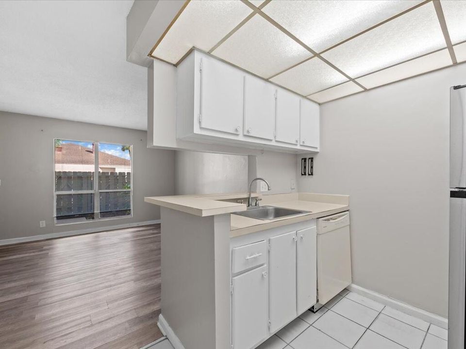 出租: $1,500 (1 贝兹, 1 浴室, 495 平方英尺)