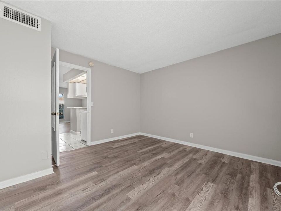 出租: $1,500 (1 贝兹, 1 浴室, 495 平方英尺)