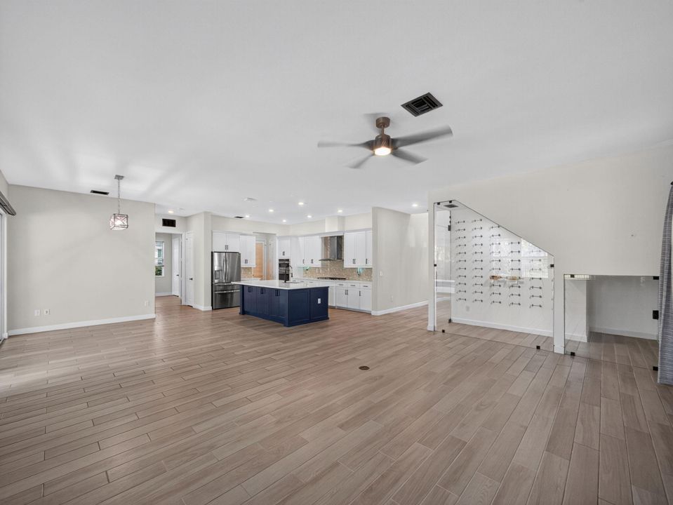 En Venta: $895,000 (5 camas, 4 baños, 3361 Pies cuadrados)