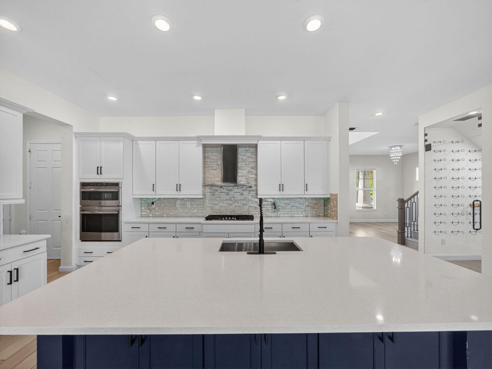 En Venta: $895,000 (5 camas, 4 baños, 3361 Pies cuadrados)