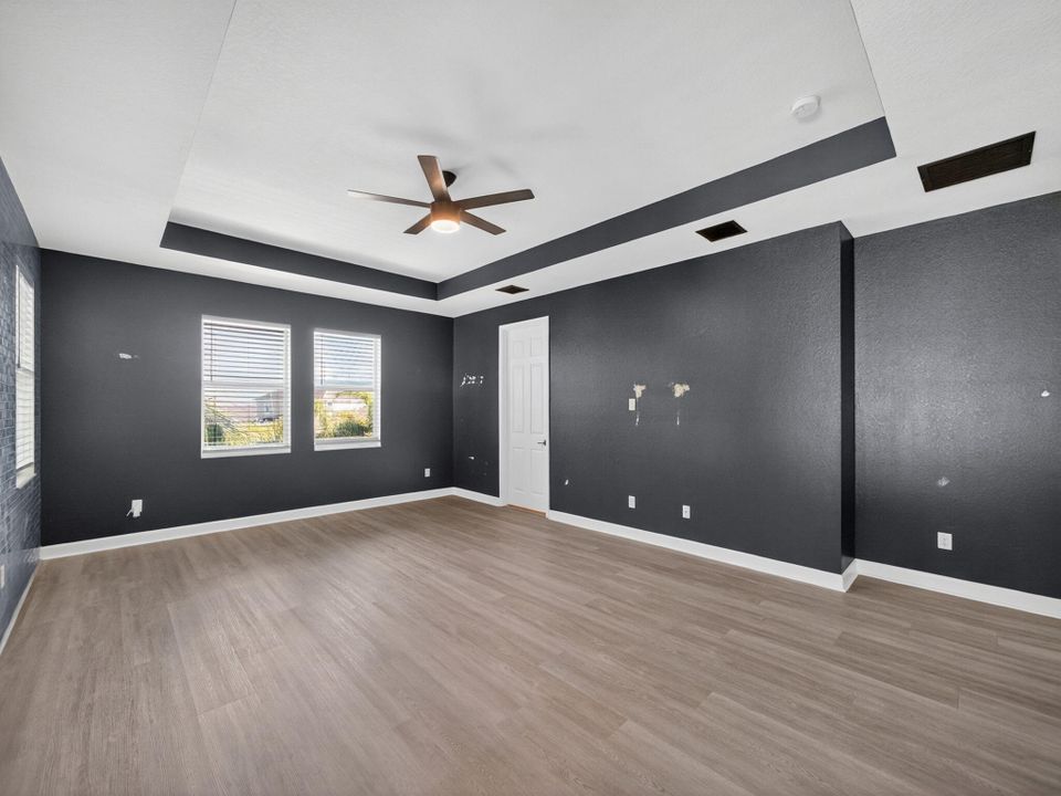 En Venta: $895,000 (5 camas, 4 baños, 3361 Pies cuadrados)