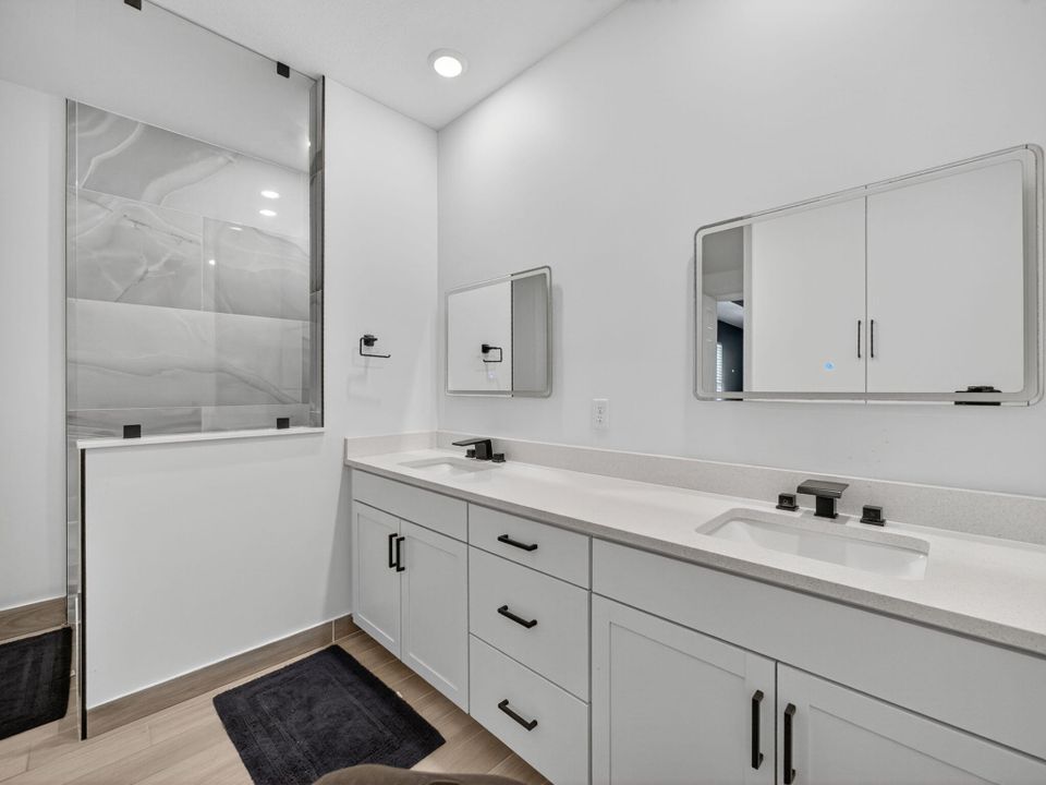 En Venta: $895,000 (5 camas, 4 baños, 3361 Pies cuadrados)