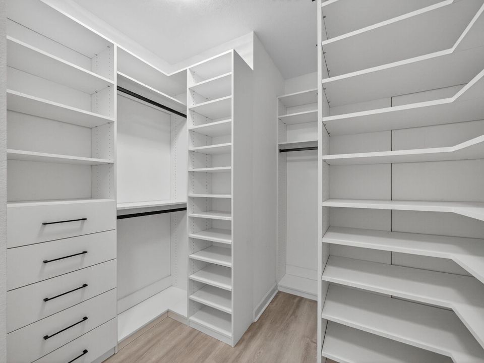 En Venta: $895,000 (5 camas, 4 baños, 3361 Pies cuadrados)