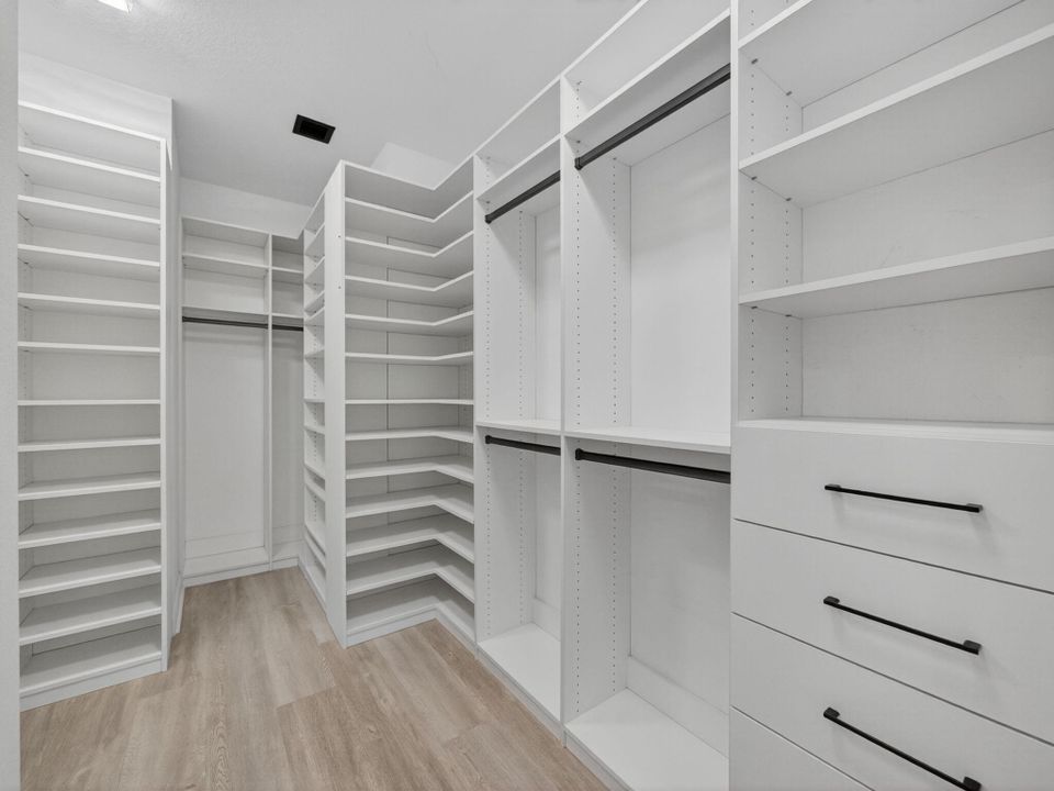 En Venta: $895,000 (5 camas, 4 baños, 3361 Pies cuadrados)