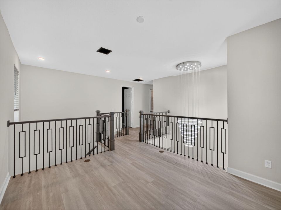 En Venta: $895,000 (5 camas, 4 baños, 3361 Pies cuadrados)