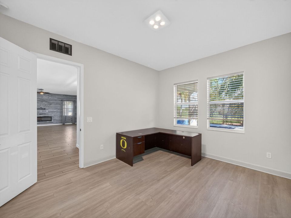 En Venta: $895,000 (5 camas, 4 baños, 3361 Pies cuadrados)