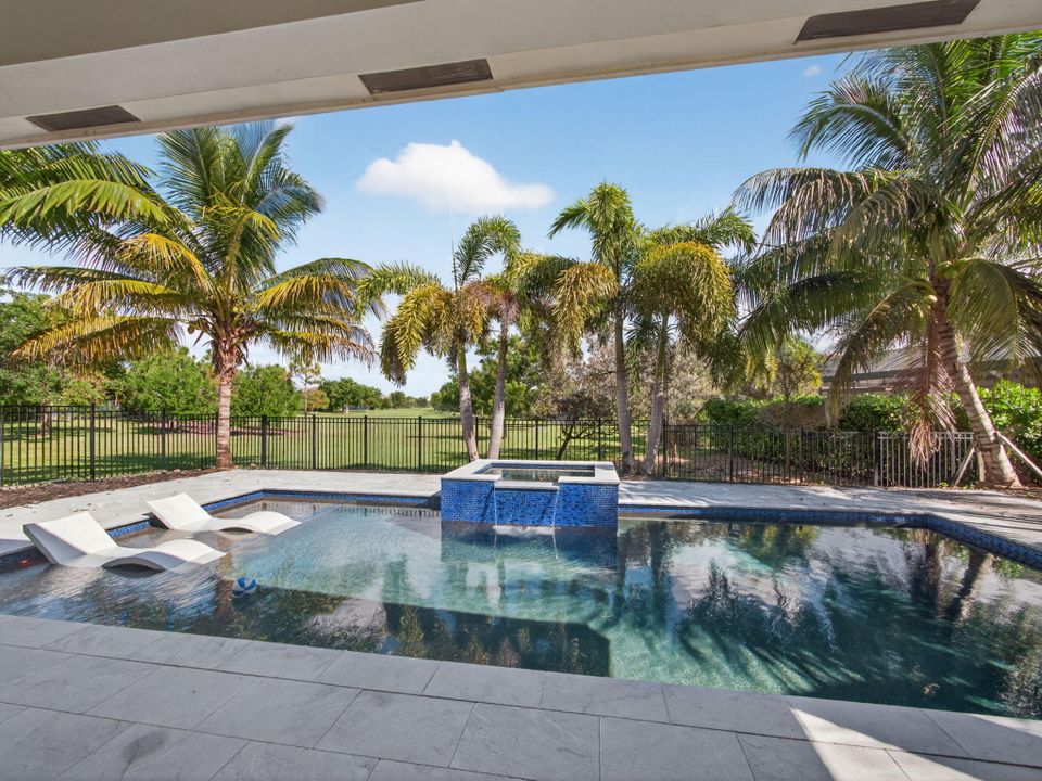 En Venta: $895,000 (5 camas, 4 baños, 3361 Pies cuadrados)