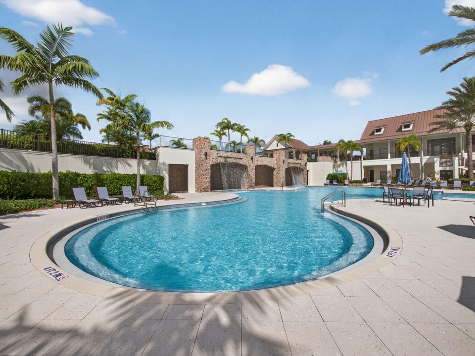 En Venta: $895,000 (5 camas, 4 baños, 3361 Pies cuadrados)