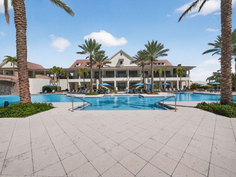 En Venta: $895,000 (5 camas, 4 baños, 3361 Pies cuadrados)