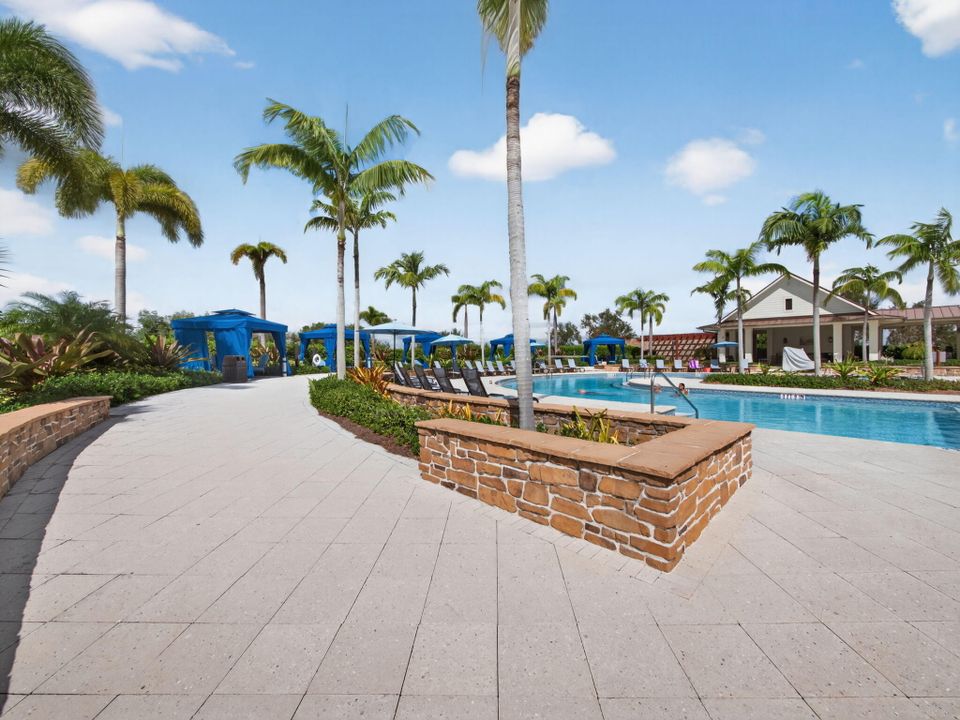 En Venta: $895,000 (5 camas, 4 baños, 3361 Pies cuadrados)