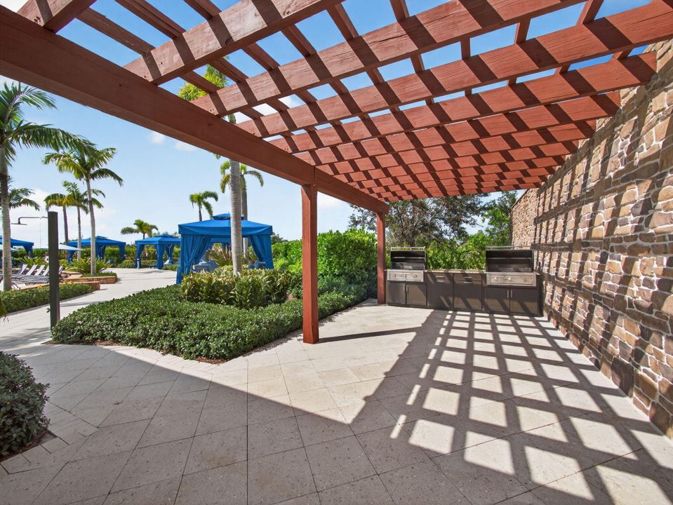 En Venta: $895,000 (5 camas, 4 baños, 3361 Pies cuadrados)