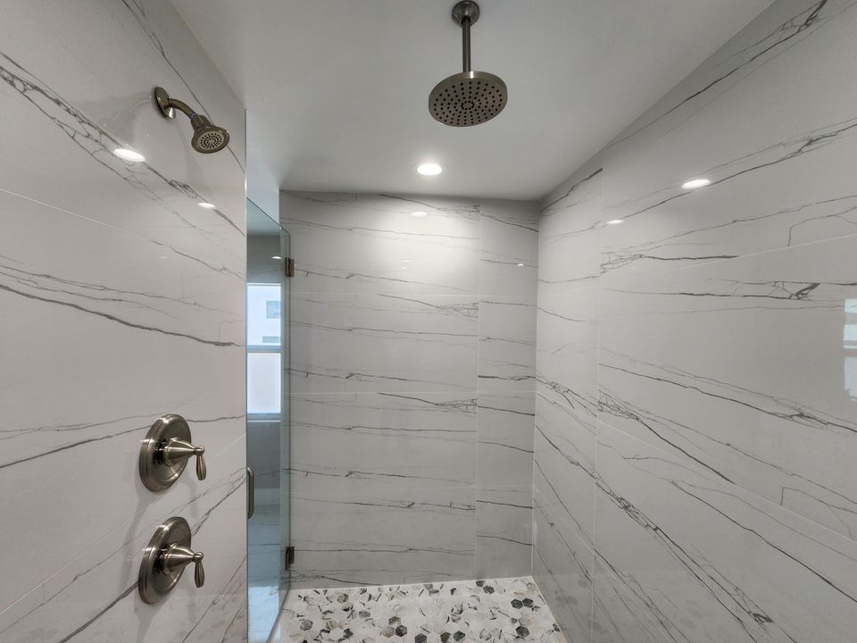 For Sale: $368,000 (3 beds, 2 baths, 1885 Square Feet)