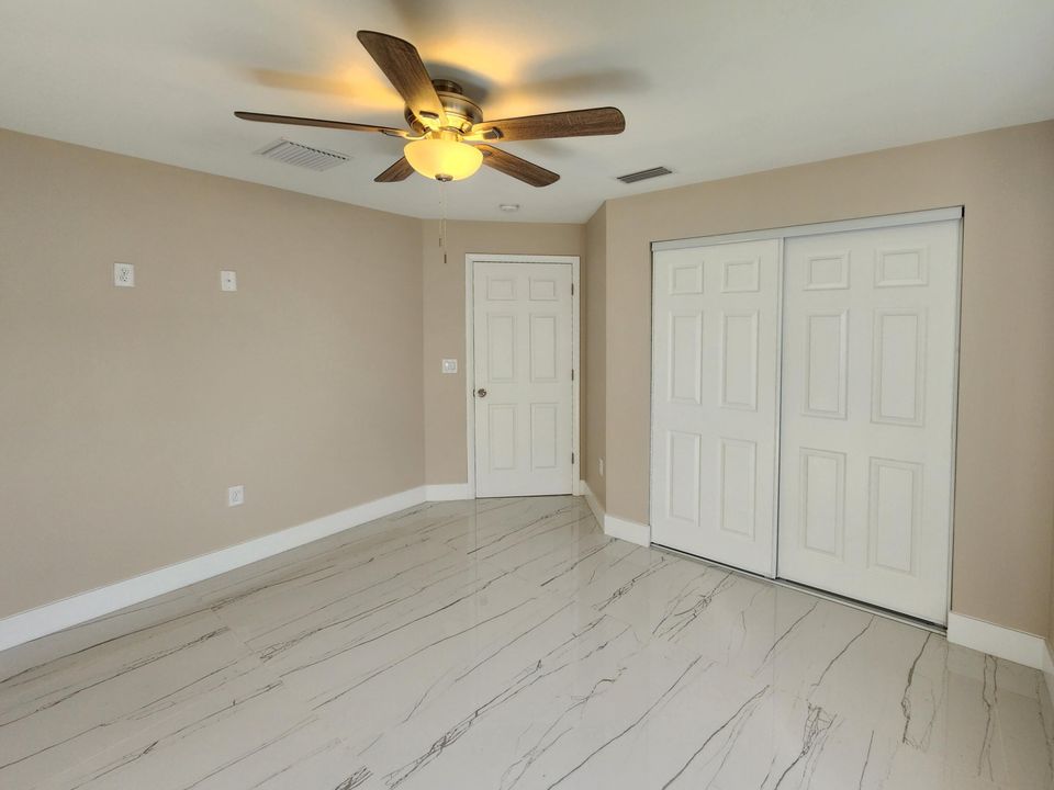 For Sale: $368,000 (3 beds, 2 baths, 1885 Square Feet)