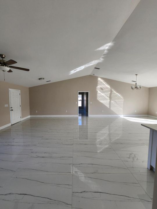 For Sale: $368,000 (3 beds, 2 baths, 1885 Square Feet)