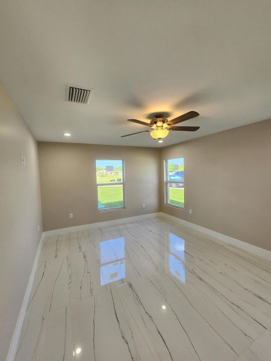 For Sale: $368,000 (3 beds, 2 baths, 1885 Square Feet)