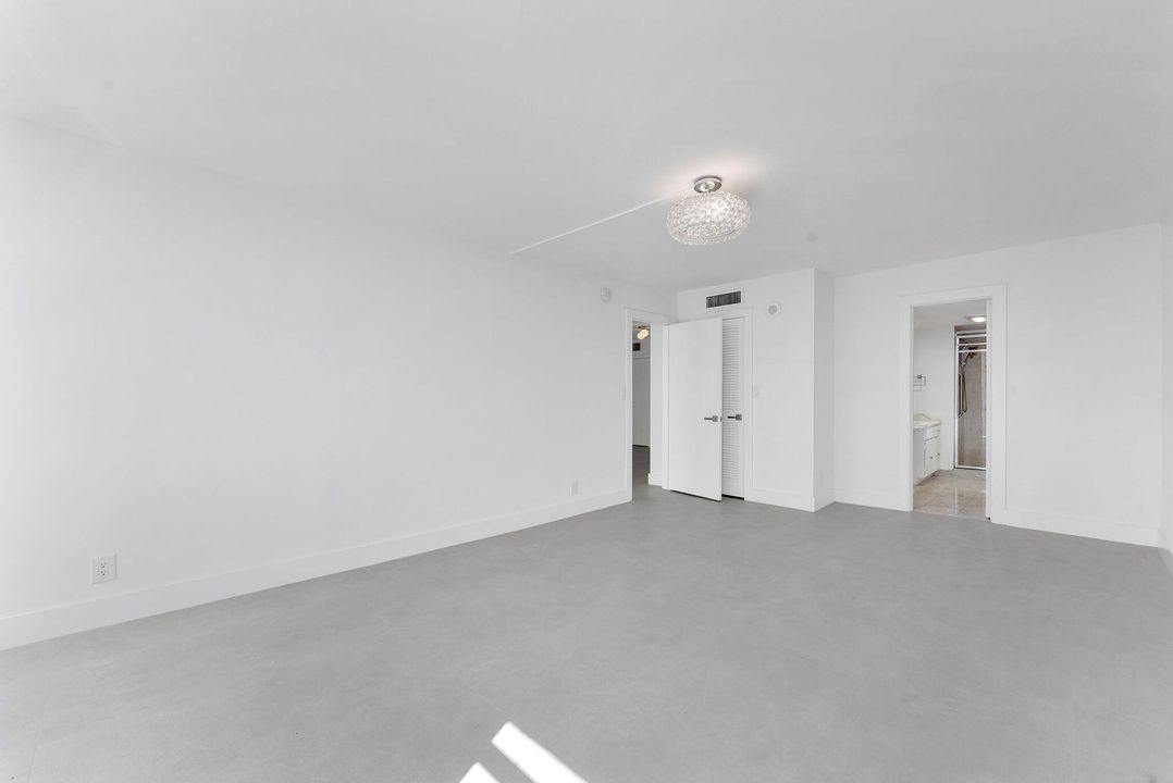 Под контрактом: $3,750 (2 спален, 2 ванн, 1600 Квадратных фут)