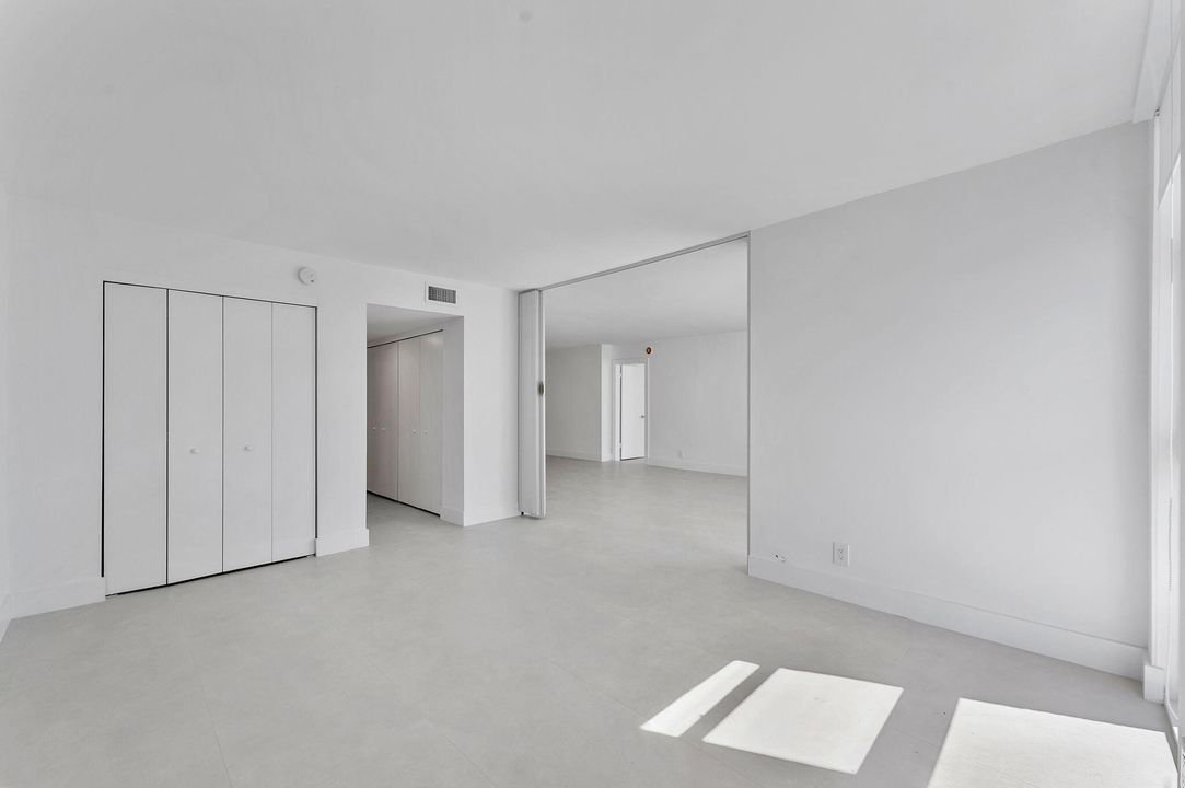 Под контрактом: $3,750 (2 спален, 2 ванн, 1600 Квадратных фут)