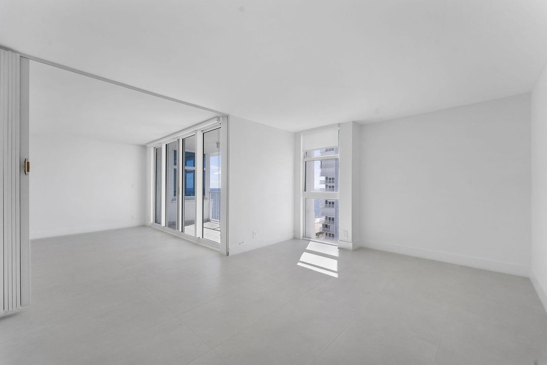 Под контрактом: $3,750 (2 спален, 2 ванн, 1600 Квадратных фут)