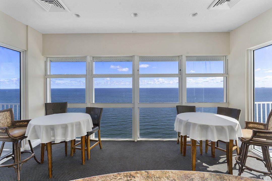 Под контрактом: $3,750 (2 спален, 2 ванн, 1600 Квадратных фут)