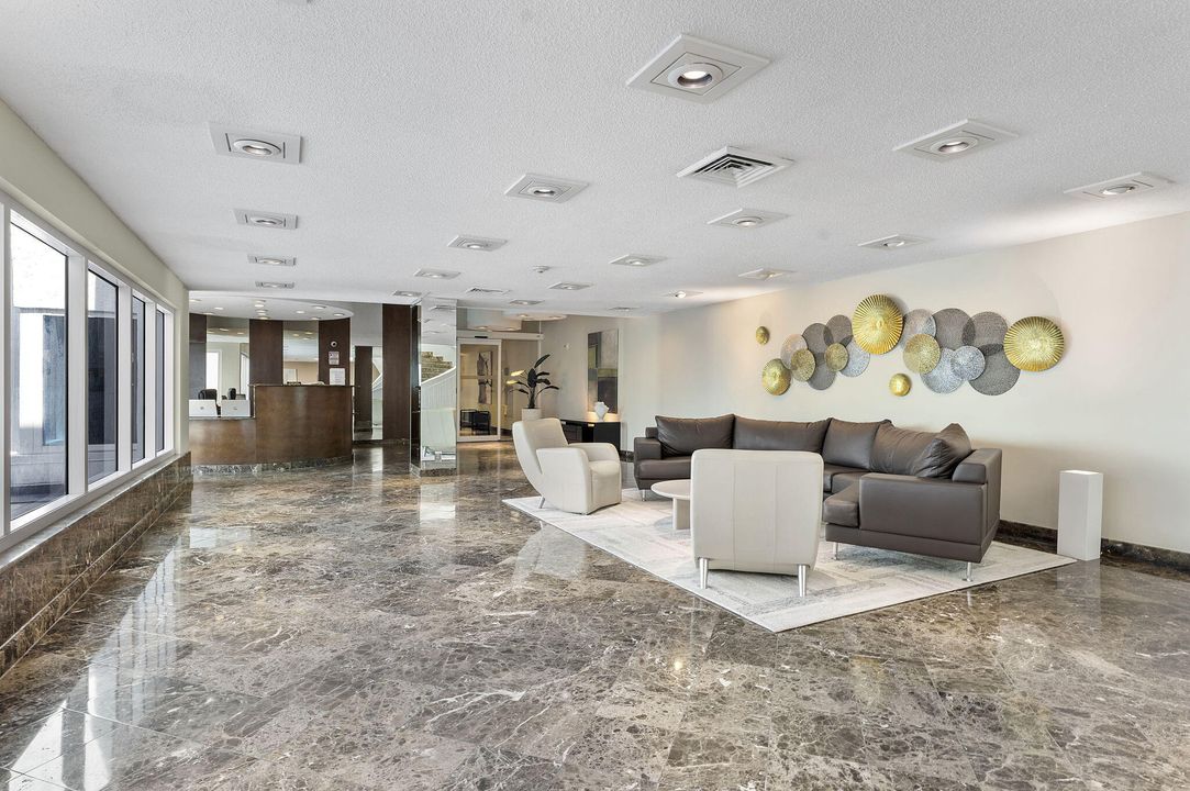 Под контрактом: $3,750 (2 спален, 2 ванн, 1600 Квадратных фут)