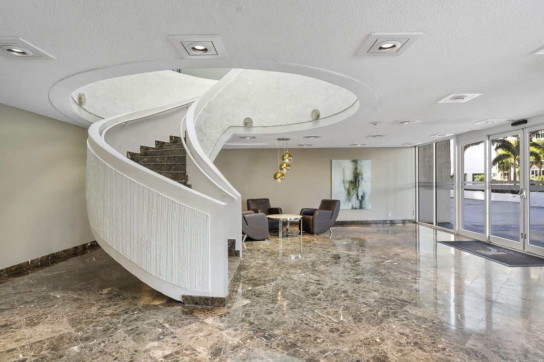 Под контрактом: $3,750 (2 спален, 2 ванн, 1600 Квадратных фут)