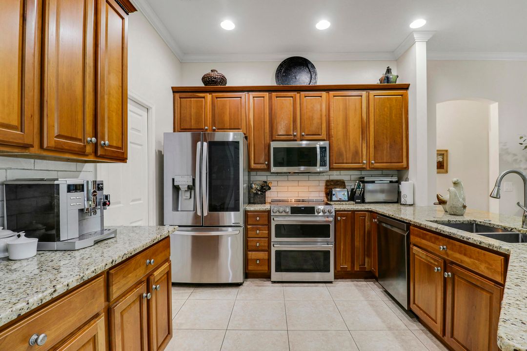 For Sale: $835,000 (3 beds, 2 baths, 2066 Square Feet)