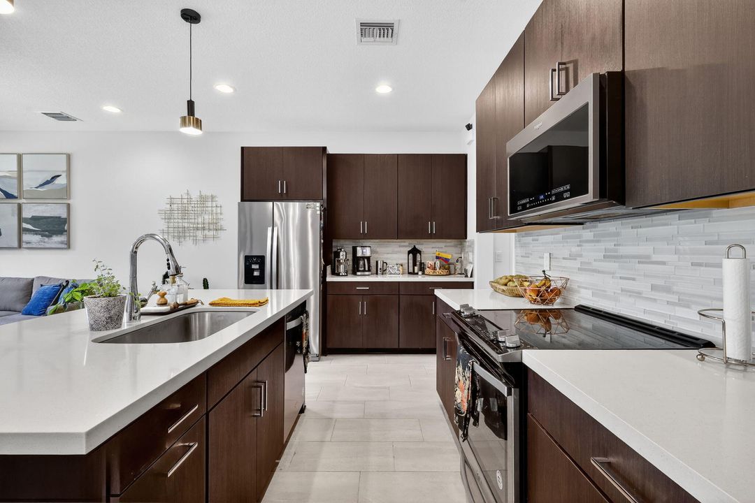 For Sale: $539,900 (3 beds, 2 baths, 1777 Square Feet)