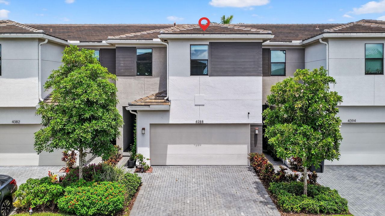 For Sale: $539,900 (3 beds, 2 baths, 1777 Square Feet)