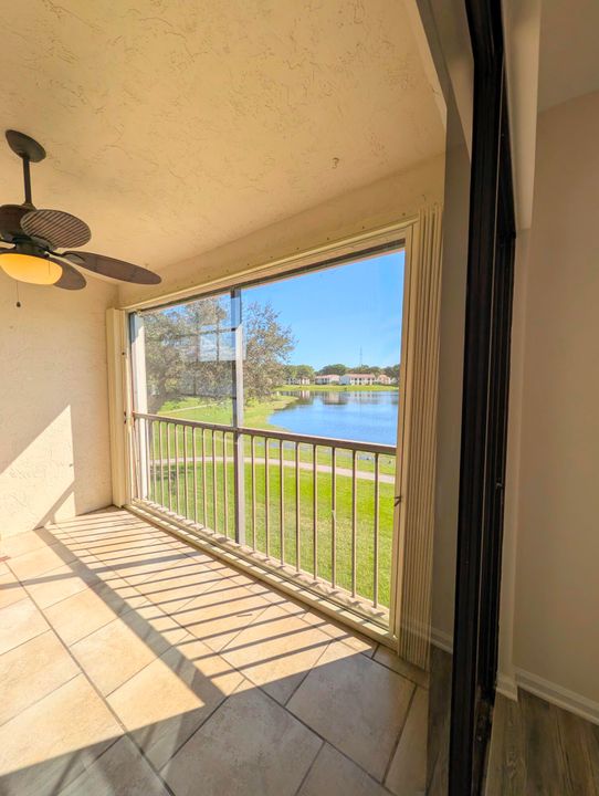 合同活跃: $424,900 (3 贝兹, 2 浴室, 1178 平方英尺)