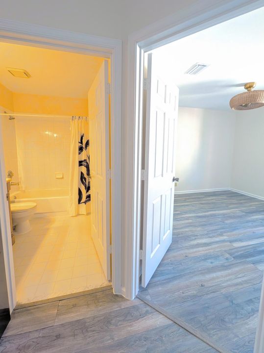 合同活跃: $424,900 (3 贝兹, 2 浴室, 1178 平方英尺)