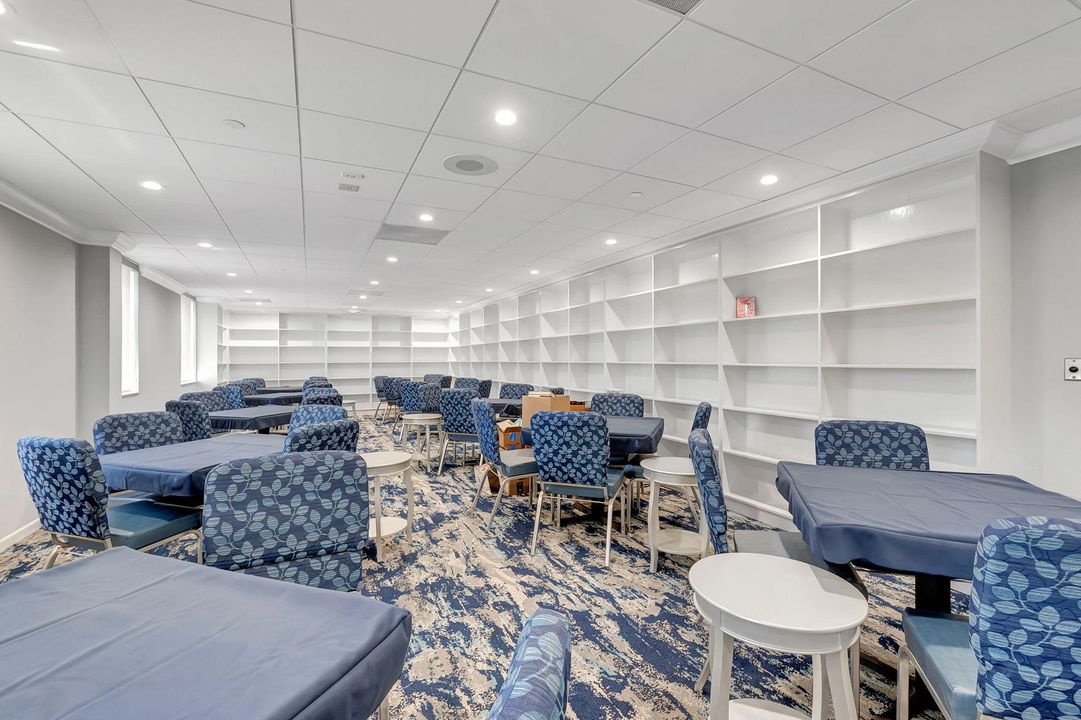 待售: $265,000 (2 贝兹, 2 浴室, 1070 平方英尺)