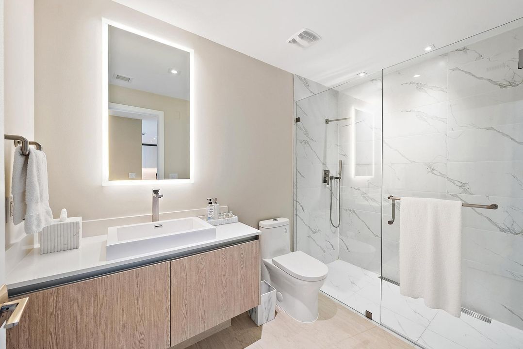 For Sale: $3,425,000 (2 beds, 3 baths, 2525 Square Feet)