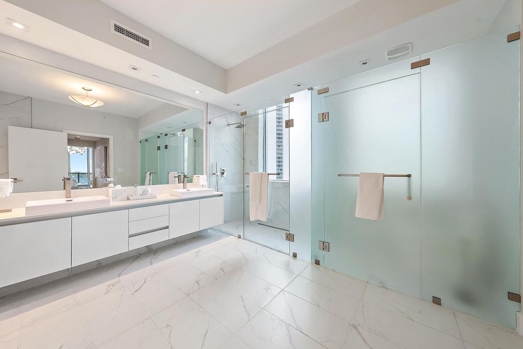 For Sale: $3,425,000 (2 beds, 3 baths, 2525 Square Feet)