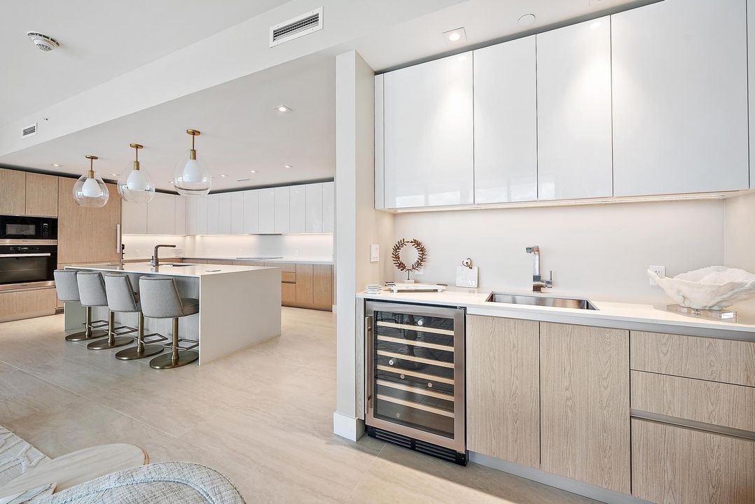 For Sale: $3,425,000 (2 beds, 3 baths, 2525 Square Feet)