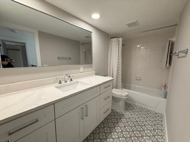 For Sale: $299,900 (2 beds, 2 baths, 1236 Square Feet)