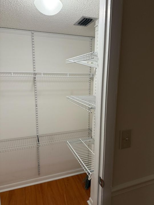 For Sale: $169,000 (2 beds, 2 baths, 1350 Square Feet)