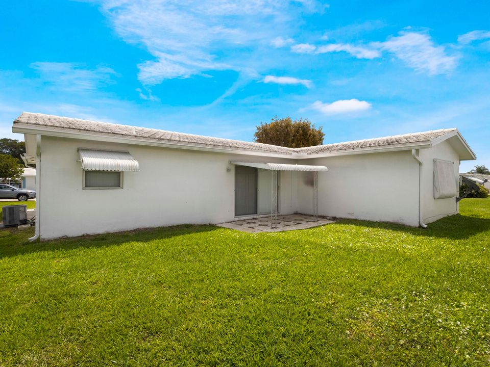 For Rent: $2,300 (2 beds, 2 baths, 1128 Square Feet)